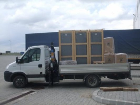 Transporturi rutiere de mărfuri şi persoane, verificate de poliţişti